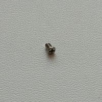 Винт задней крышки